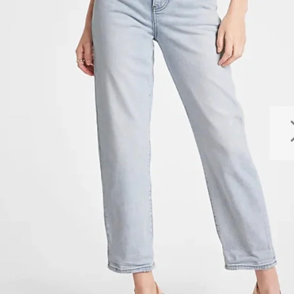 Express Mid Rise Blue Tinted Boyfriend Jeans Brand New With Tag 🏷 - Picture 2 of 16